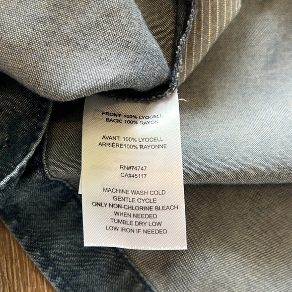 Natural Reflections Chambray rose pattern long sleeve button down top - Picture 7 of 8